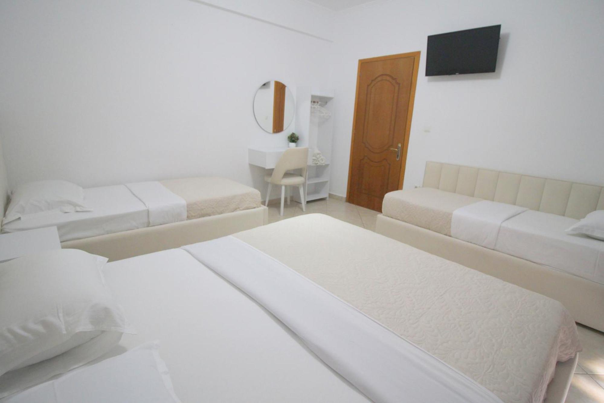 Emel Apartaments Ksamil Exteriör bild