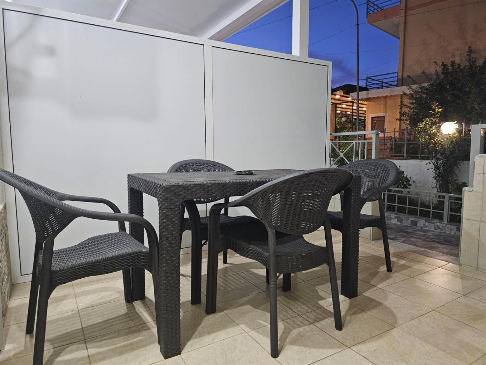Emel Apartaments Ksamil Exteriör bild
