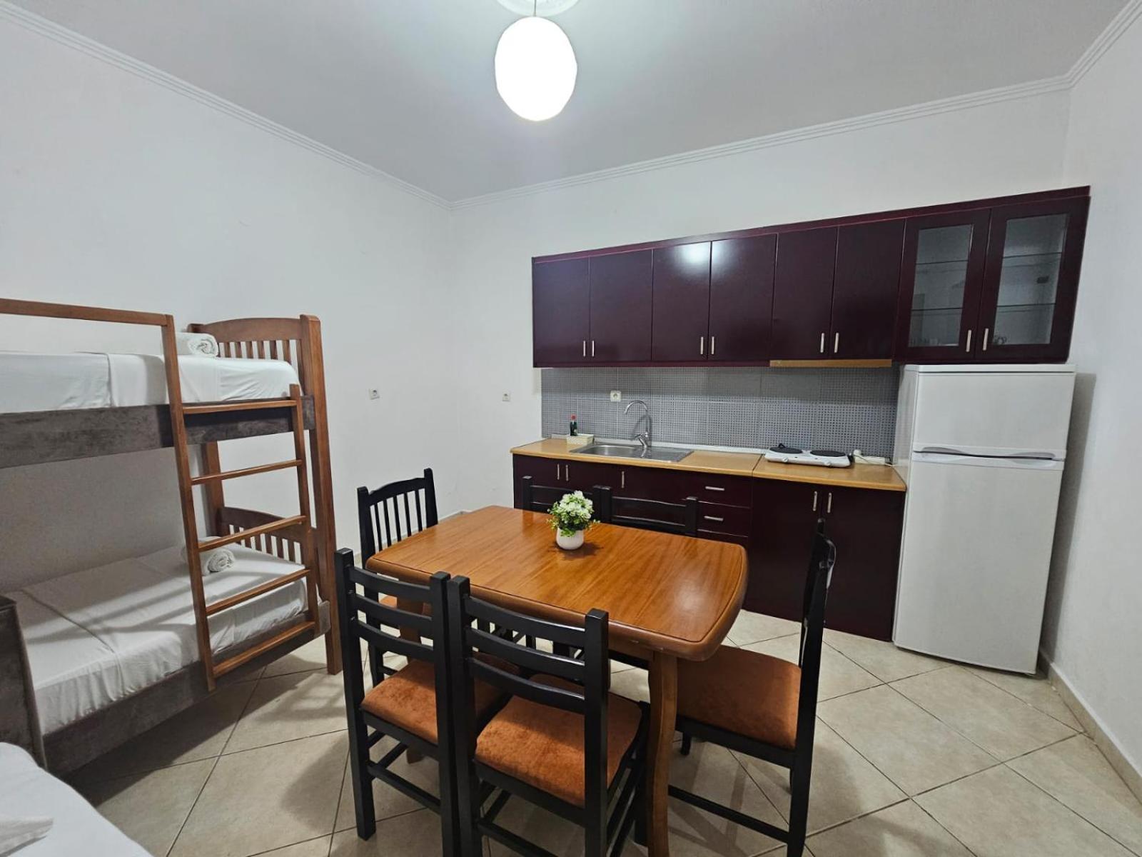 Emel Apartaments Ksamil Exteriör bild